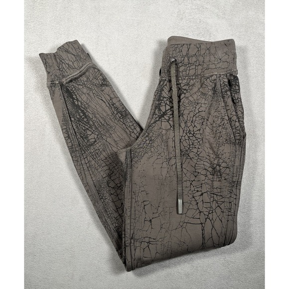 Lululemon Pants - Lululemon Scuba High-Rise Jogger 28 Size 2 Crackle Web Freeze Rover Black W5DMXS